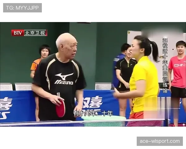 李诗沣训练完直接啃鸡腿,这自律人设是不是有点绷不住了? 李诗沣训练完直接啃鸡腿,这自律人设是不是有点绷不住了?